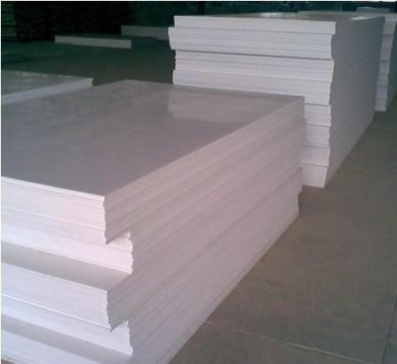 金峰(feng)塑(su)料(liao)廠家(jia)生(sheng)產(chan)聚(ju)丙(bing)烯板(ban)材(cai)具有哪些(xie)性能